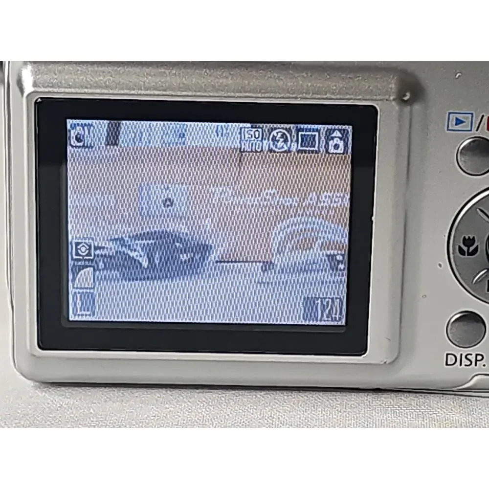 Canon PowerShot A550 7.1MP Digital Camera In Box - Silver TESTED
